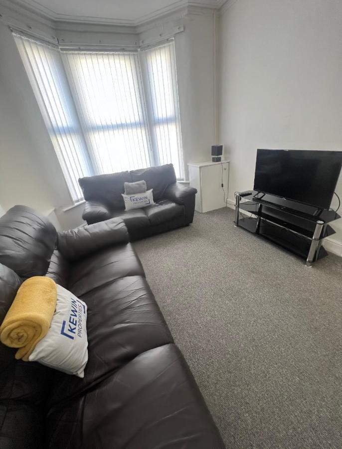 Large 3 Bed - 10 Mins To Centre Villa Liverpool Exterior photo